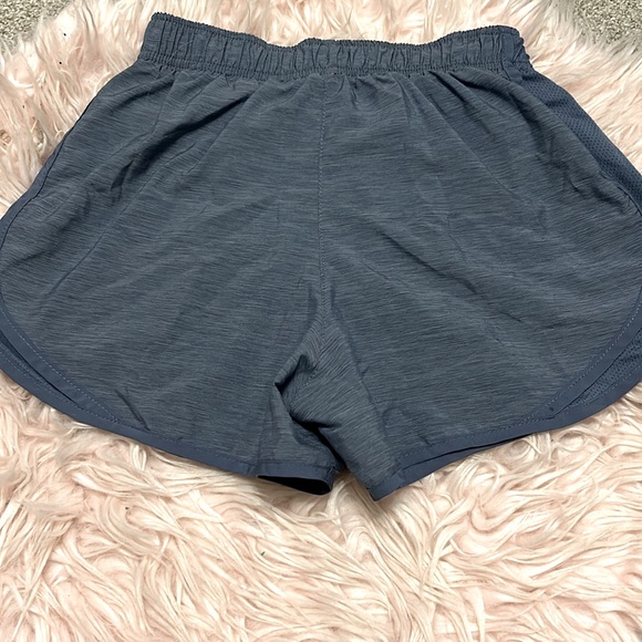 Nike Athletic shorts XS never worn - Picture 2 of 2